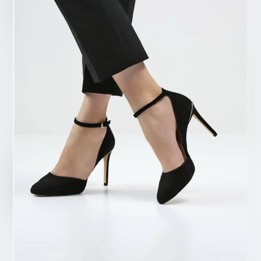 NEW Michael Kors Ankle Strap Pumps - Size 9.5 - Picture 3 of 7